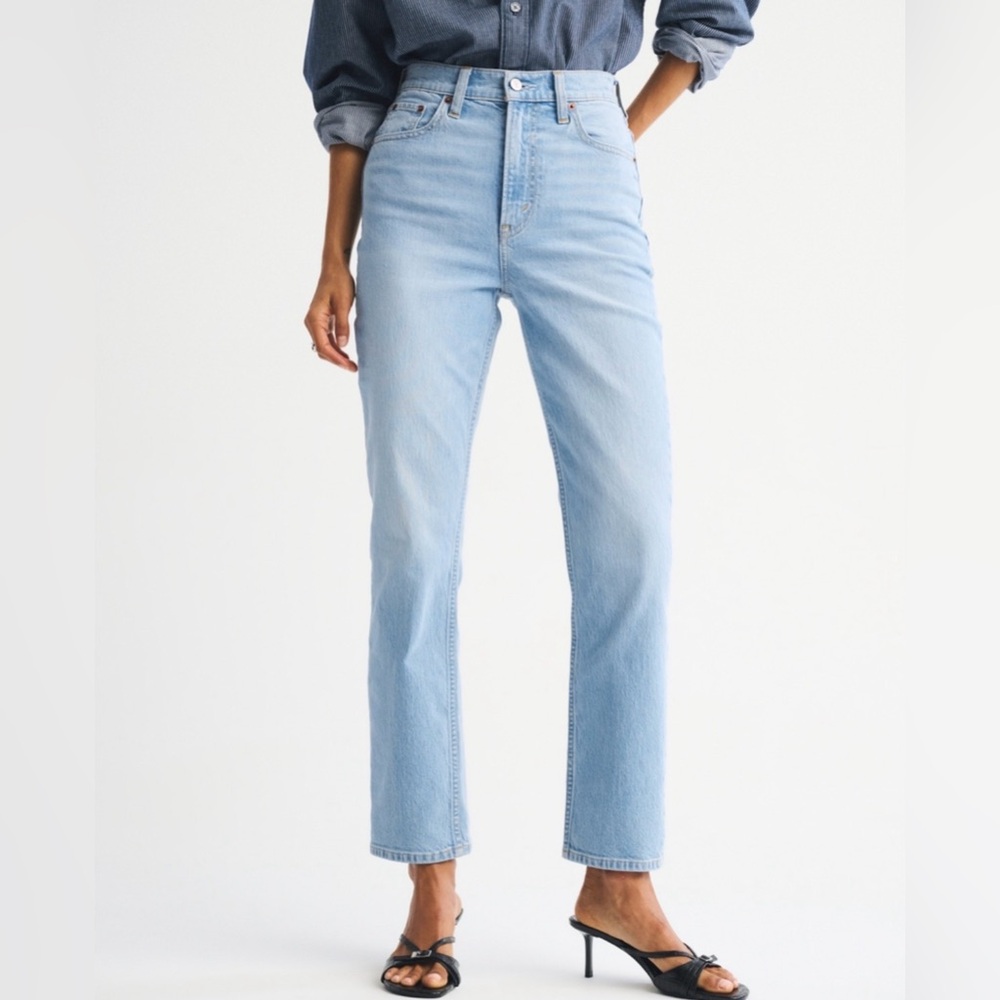 Abercrombie High Waisted Ankle Straight Jeans
